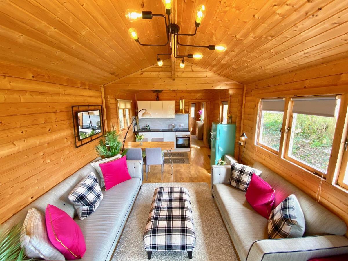 Yealm Cabin Self Catering Log Cabin In Devon With Hot Tub Plymouth Buitenkant foto
